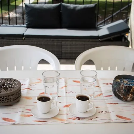 Olivemare Holidays شقة