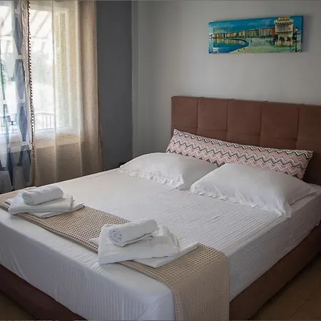 Olivemare Holidays شقة *