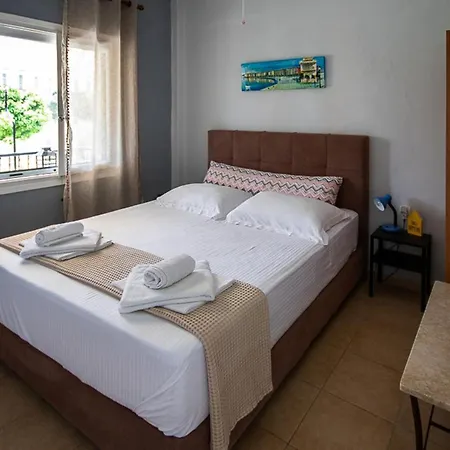 Olivemare Holidays شقة نيا إيراكليا