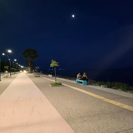 Olivemare Holidays شقة